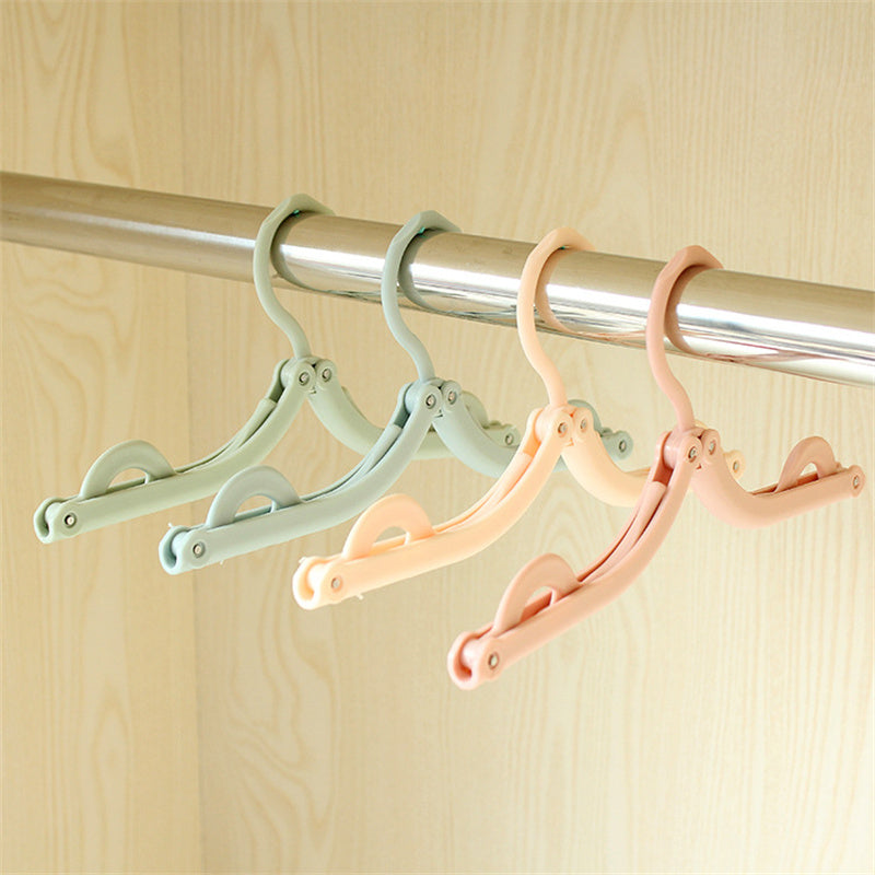 Foldable travel hanger