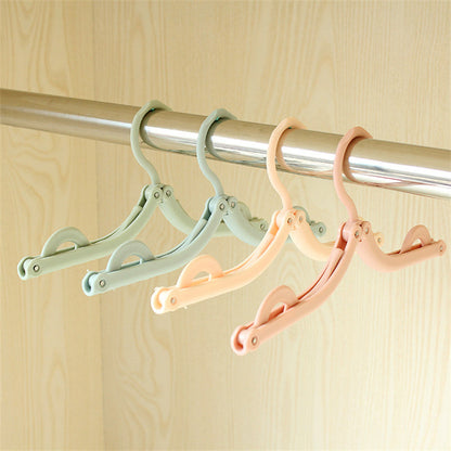 Foldable travel hanger